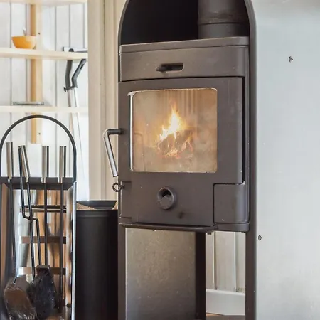 Arwin - 200m From The Sea By Interhome